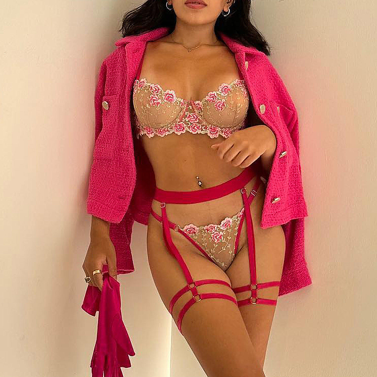 Lingerieset Dames Kant – Roze Met Bloemen Handschoenen En Jarretels – Elegante Set