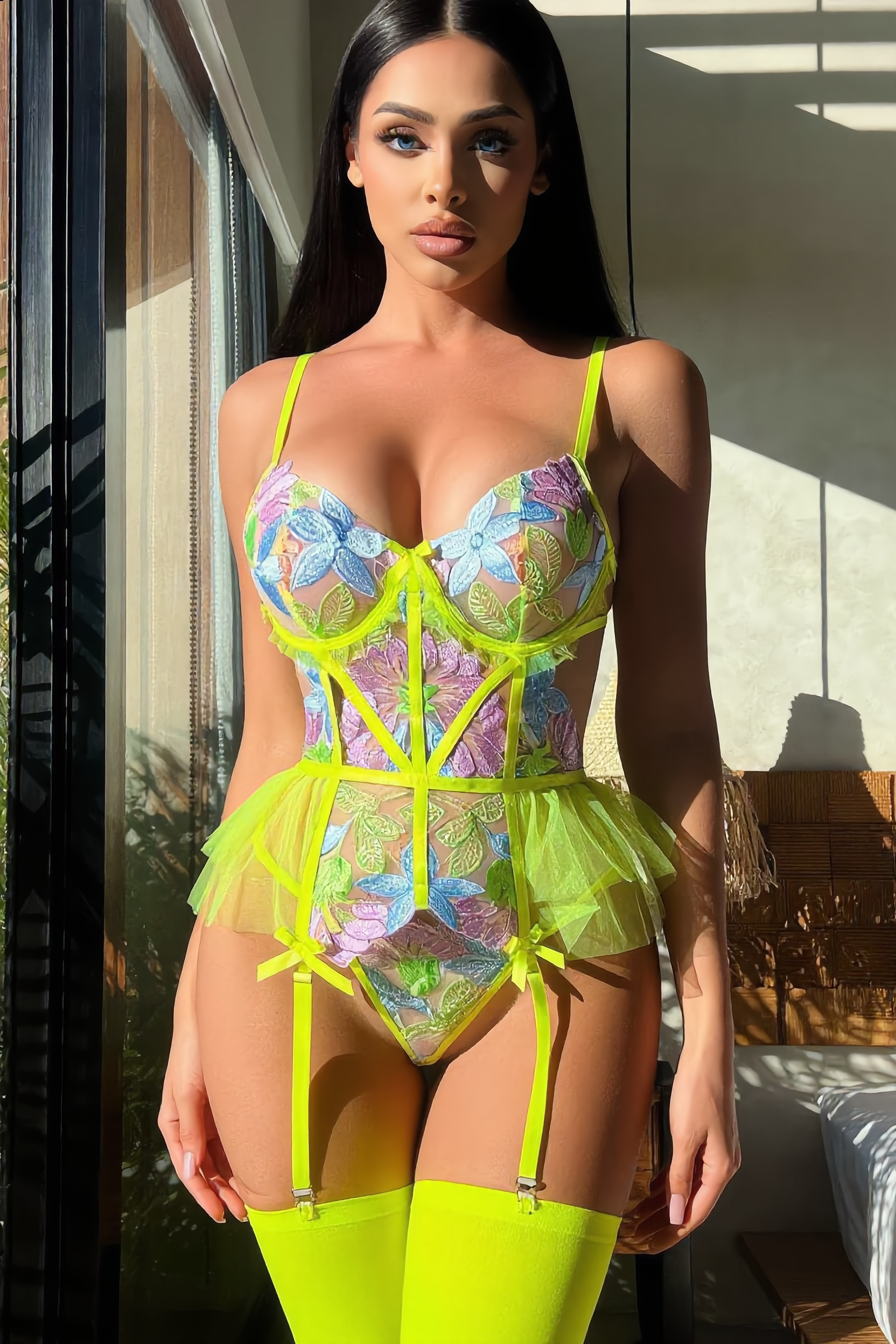 Lingerieset Dames Kant – Neongroen 4-Delig Met Kousen En Jarretels – Verleidelijke Set